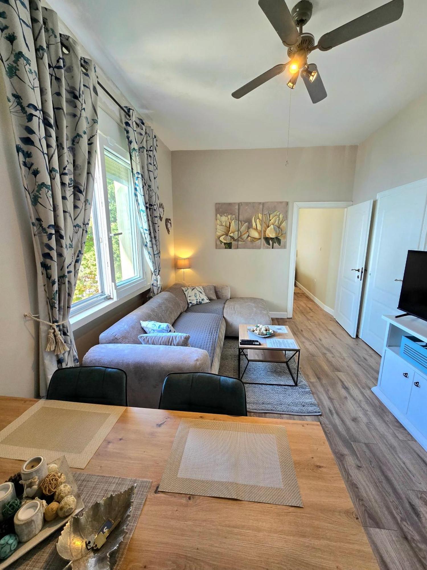 Apartments Suzy Сплит Экстерьер фото