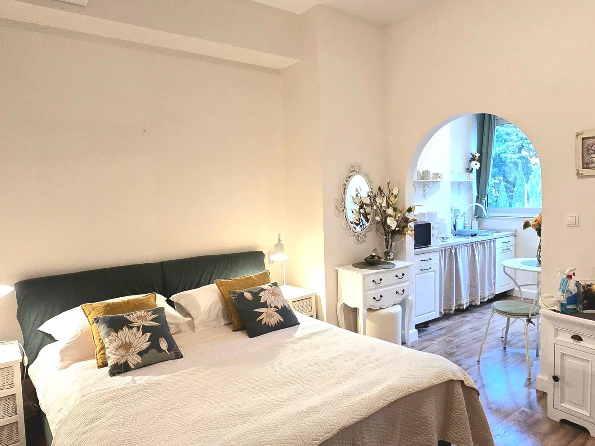Apartments Suzy Сплит Экстерьер фото